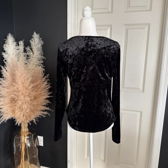 Free People Perfect Date Top 
size Large 
Black - Picture 10 of 12